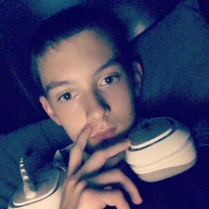 Meet your Posher, Logan